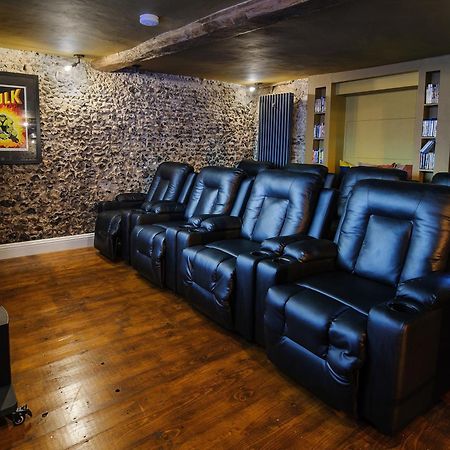 Huge Deluxe 600 Year Old Essex Manor, Hot Tub, Cinema Room, Sky Tv Saffron Walden Exterior foto