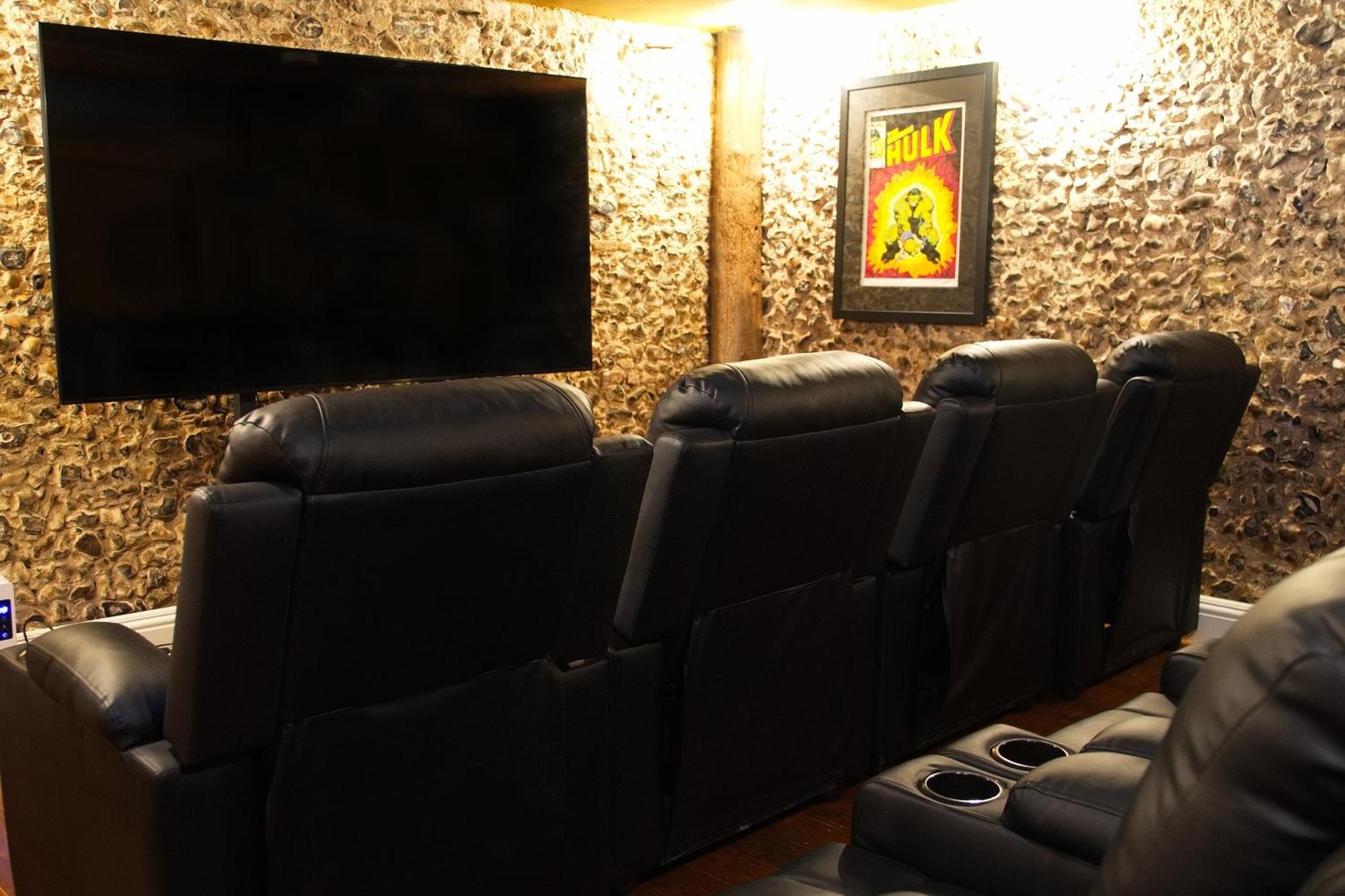 Huge Deluxe 600 Year Old Essex Manor, Hot Tub, Cinema Room, Sky Tv Saffron Walden Exterior foto